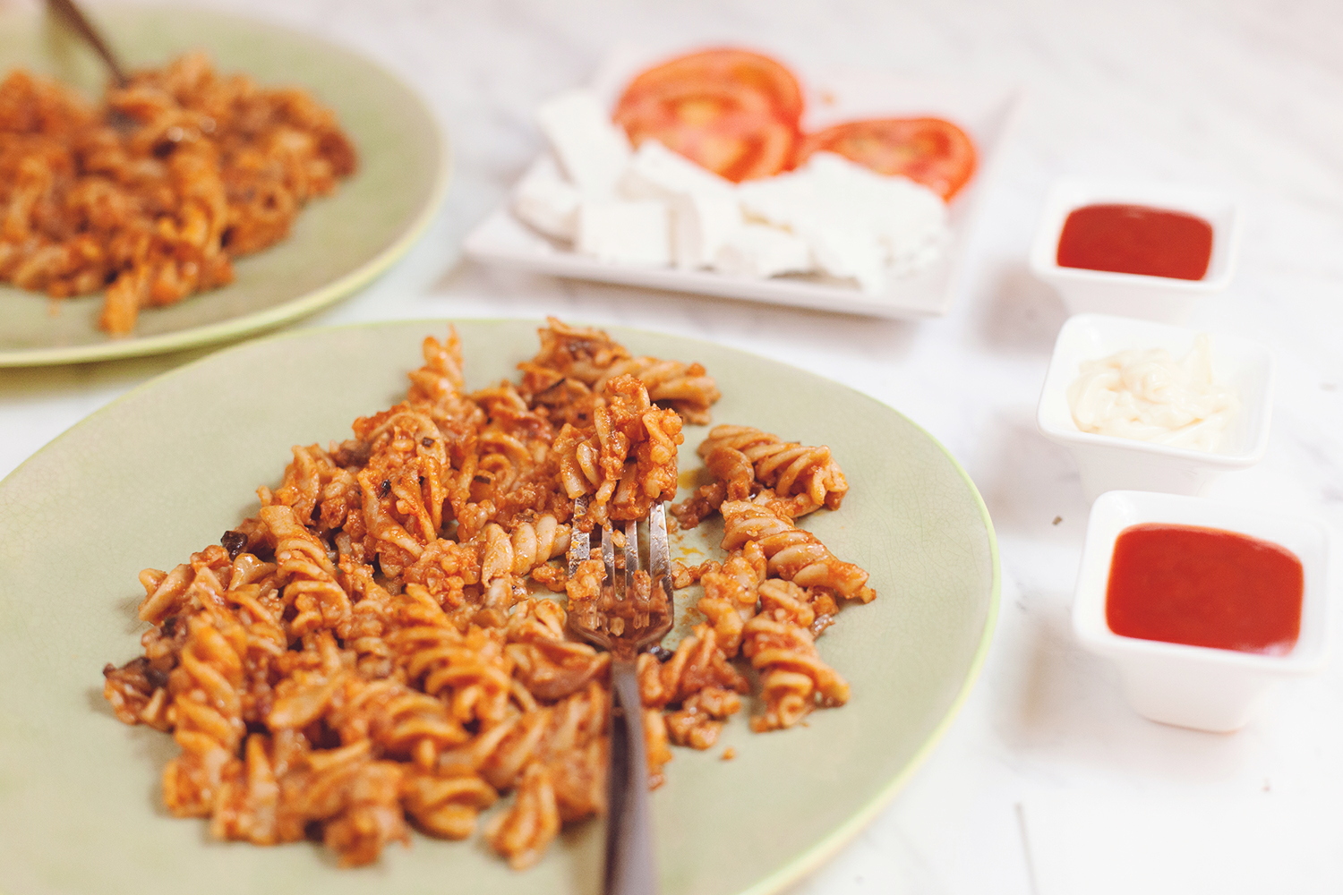 Slow-cooker macaroni bolognese (healthier version)