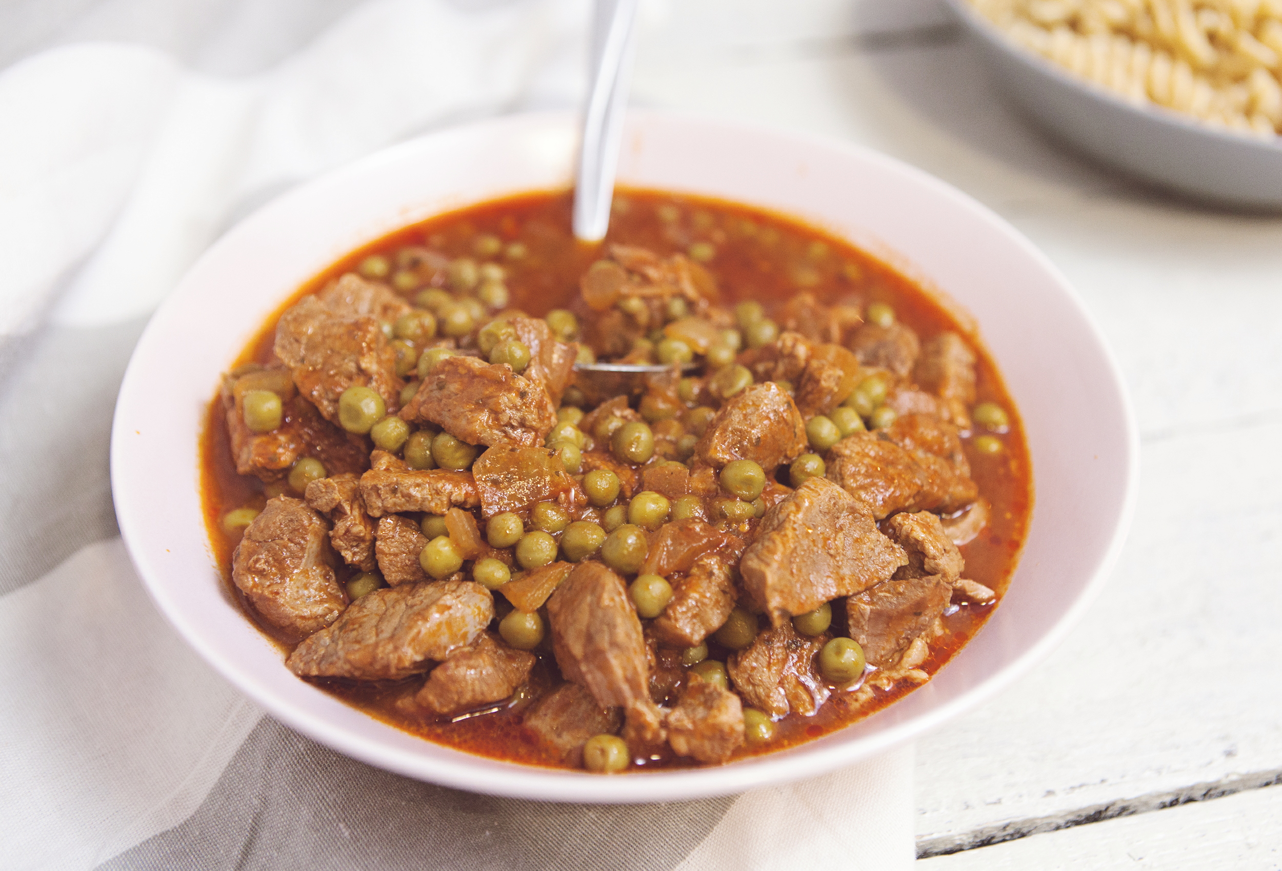 Slow-cooker beef and peas recipe (nutritious + easy)